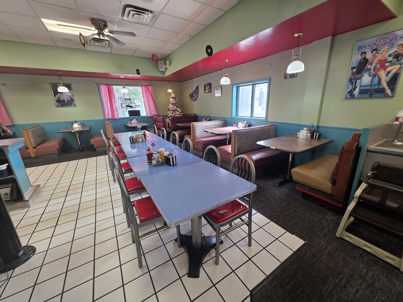 More Photos Of 51 W Water St, Markesan Restaurant For Sale