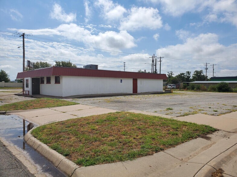 More Photos Of 7301 S Broadway St, Haysville Restaurant For Sale