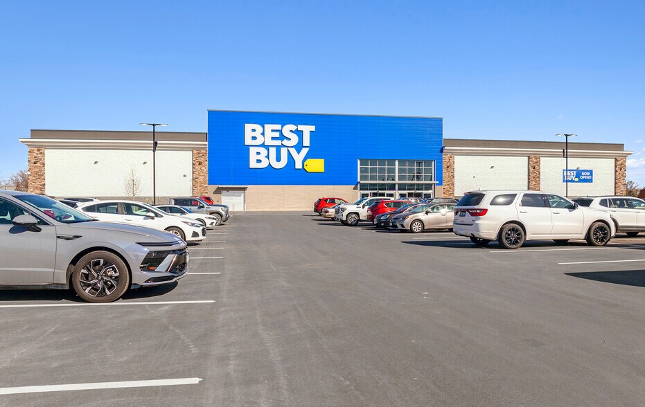 More Photos Of 1750-1800 County Road 42 W, Burnsville General Retail For Lease