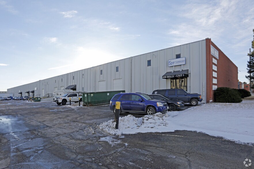 More Photos Of 4010 Holly St, Denver Warehouse For Lease