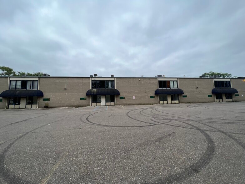 More Photos Of 2710 W Court St, Flint Office For Sale