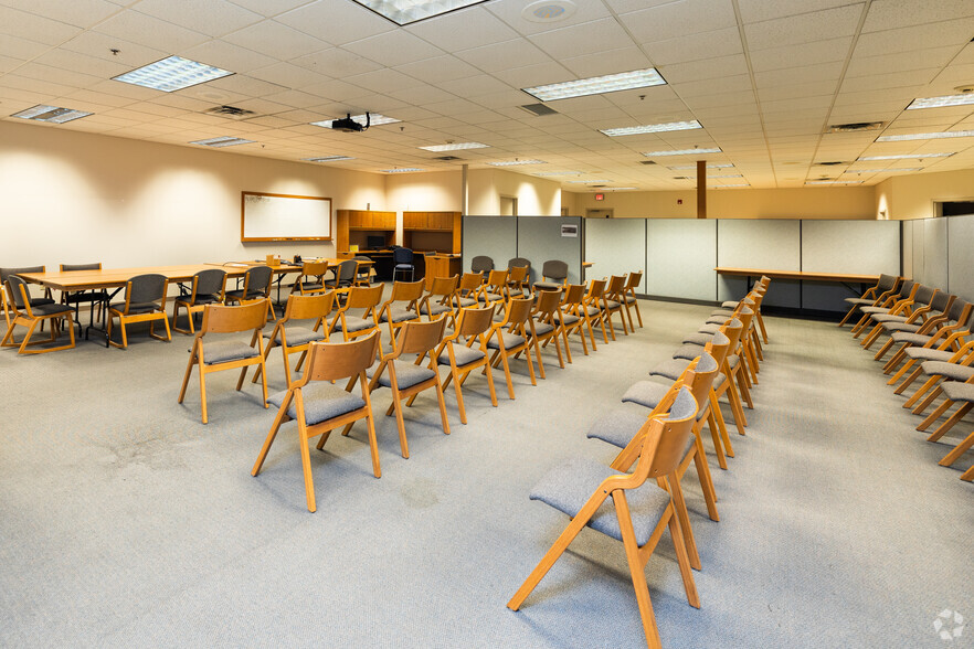 More Photos Of 1001 E Lutz Rd, Archbold Distribution For Lease