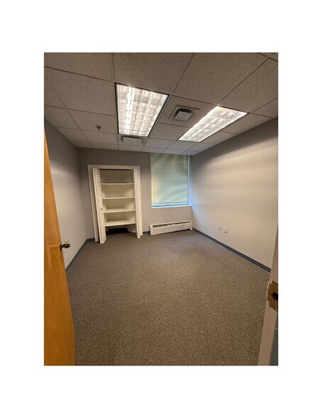 More Photos Of 131 New London Tpke, Glastonbury Medical For Lease