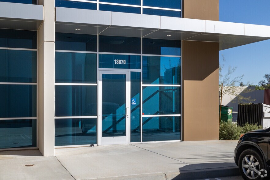 More Photos Of 13870 Old 215 Frontage Rd, Moreno Valley Warehouse For Sale