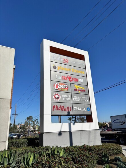 More Photos Of 7911-7927 Garden Grove Blvd, Garden Grove General Retail For Lease