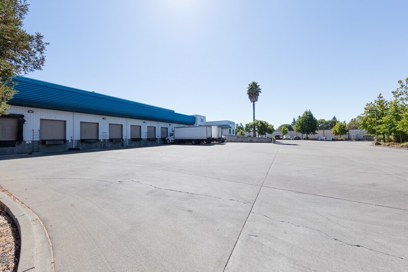 More Photos Of 5980 State Farm Dr, Rohnert Park Distribution For Sale
