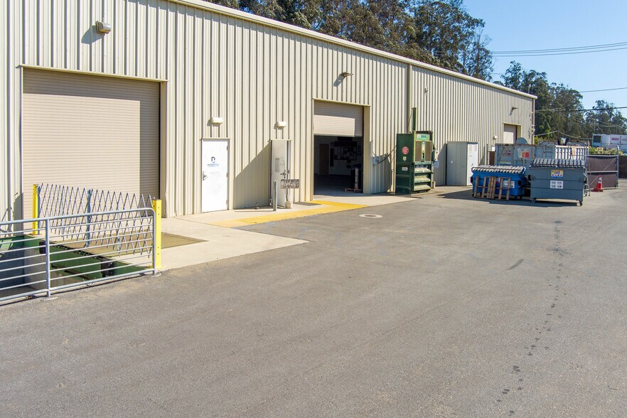 More Photos Of 2996 Industrial Pky, Santa Maria Warehouse For Lease