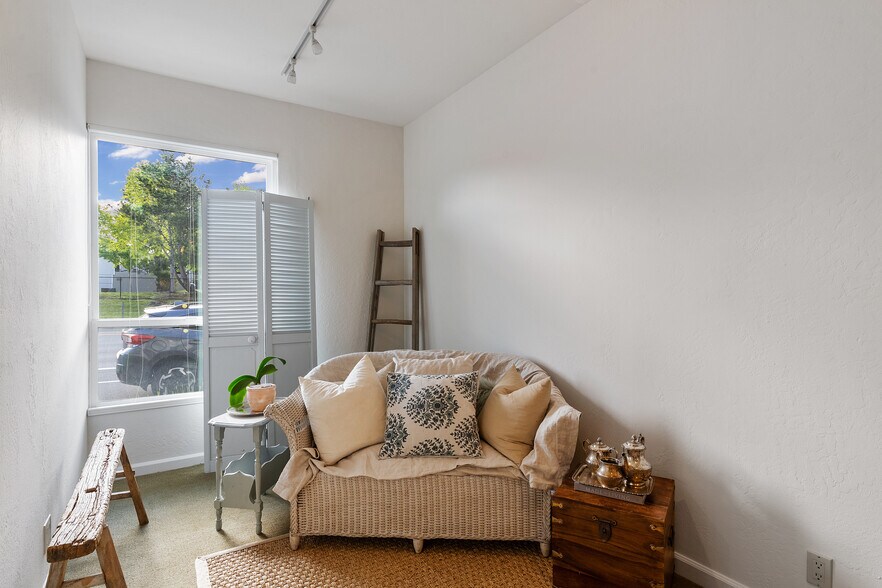 More Photos Of 125-131 Camino Alto, Mill Valley Office For Lease
