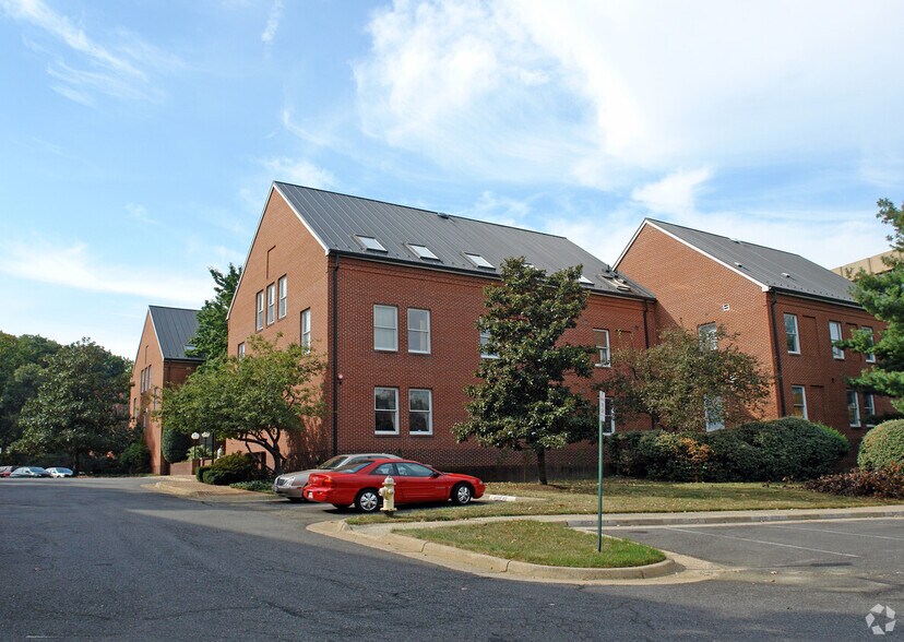 More Photos Of 4232 King St, Alexandria Office For Sale