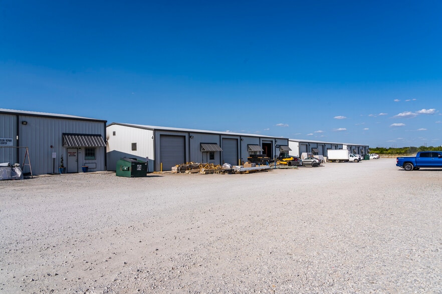 More Photos Of 2170 Collins Rd, Denton Unknown For Lease