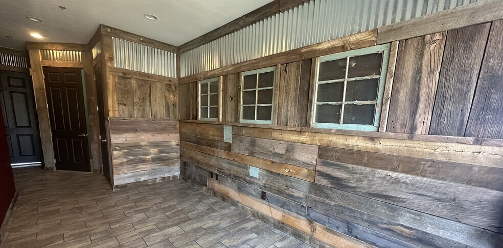 More Photos Of 4521 E Jensen St, Mesa Light Manufacturing For Lease