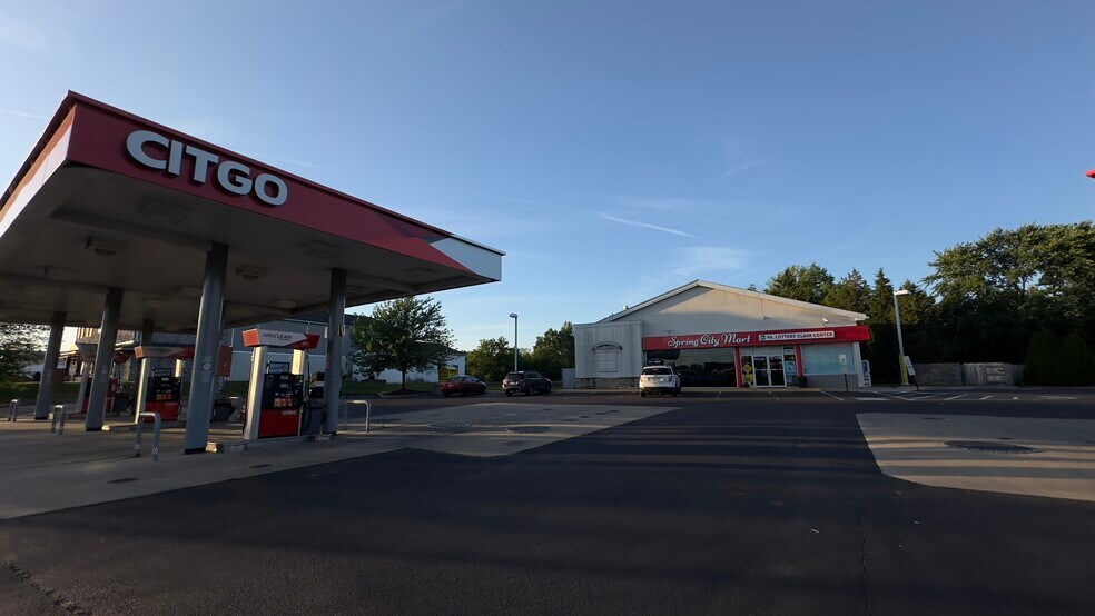 Primary Photo Of 3395 Schuylkill Rd, Spring City Service Station For Lease