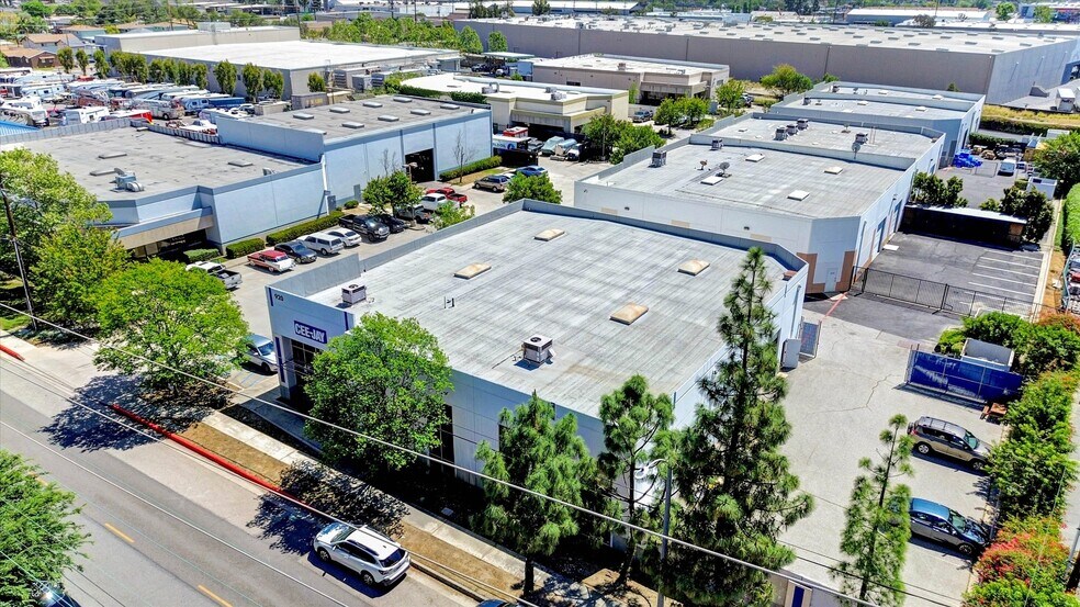 More Photos Of 920 W 10th St, Azusa Warehouse For Sale