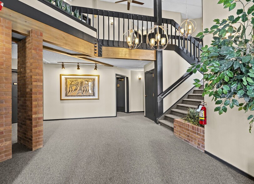 More Photos Of 1401-1405 W 29th St, Loveland Office For Sale
