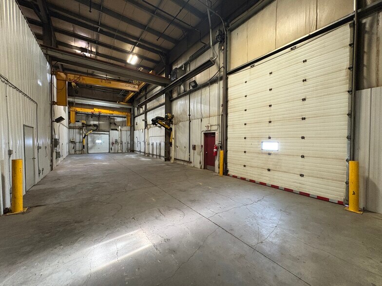 More Photos Of 2303A 8 St, Nisku Warehouse For Lease
