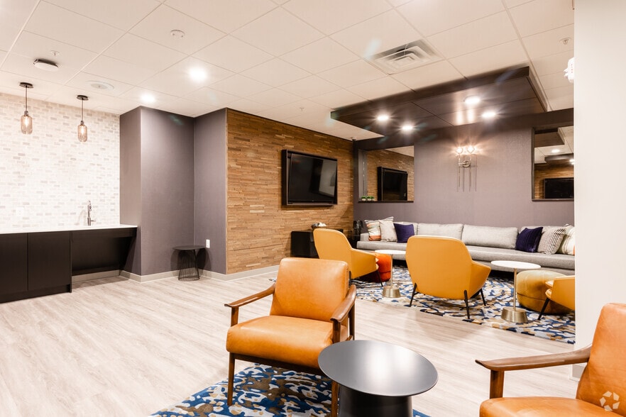 More Photos Of 1 Woodbridge Ctr, Woodbridge Apartments For Lease