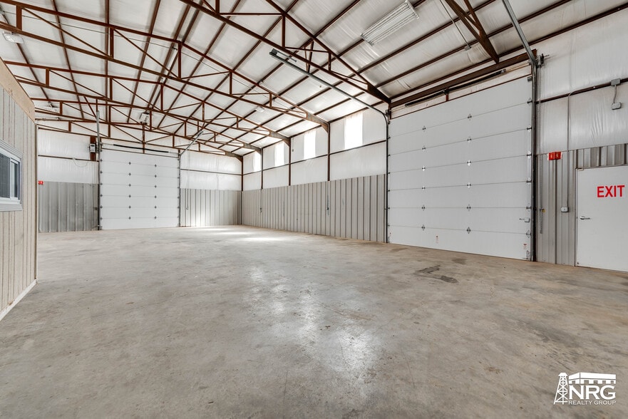 More Photos Of 9507 FM 307, Midland Distribution For Lease