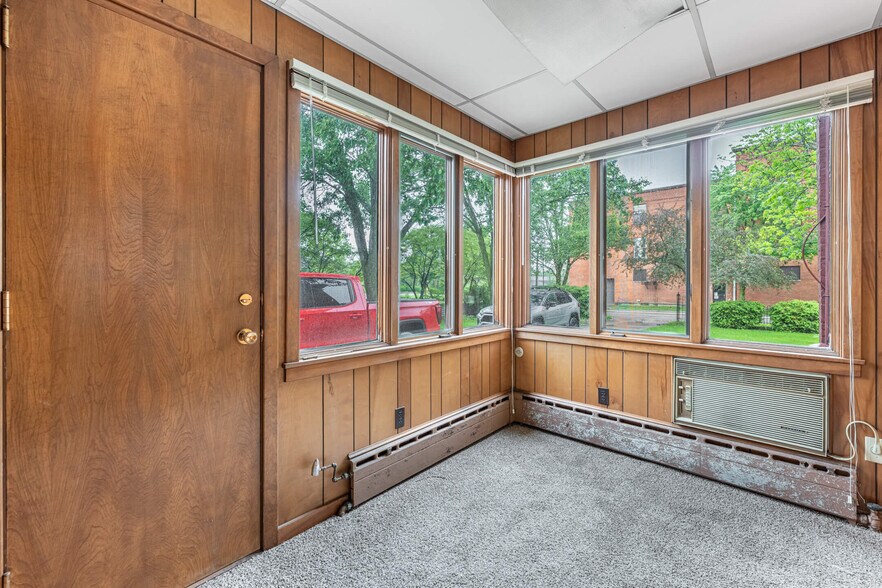 More Photos Of 405 E Spring St, Saint Marys Office Residential For Sale