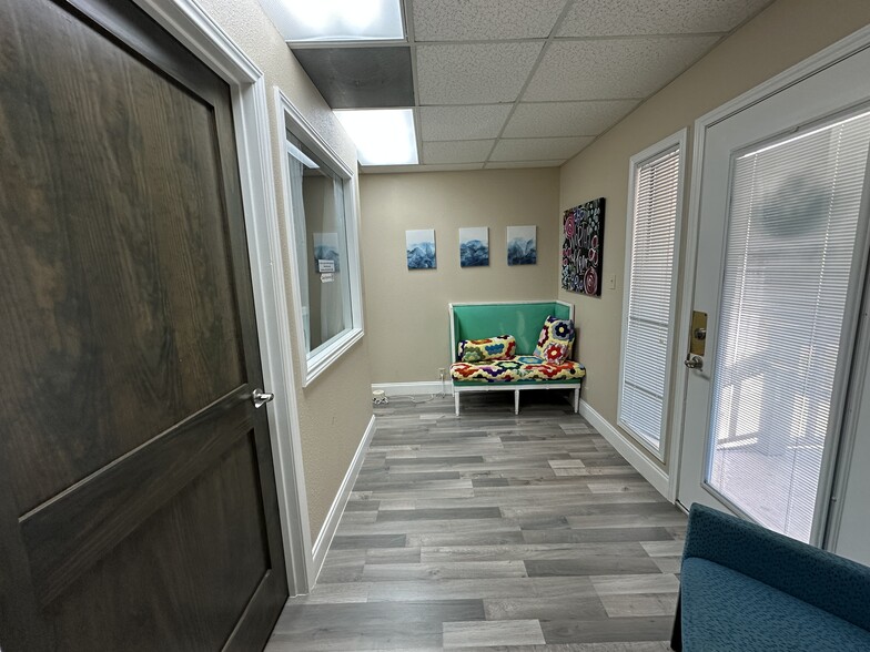 More Photos Of 12343 Hymeadow Dr, Austin Office Residential For Sale