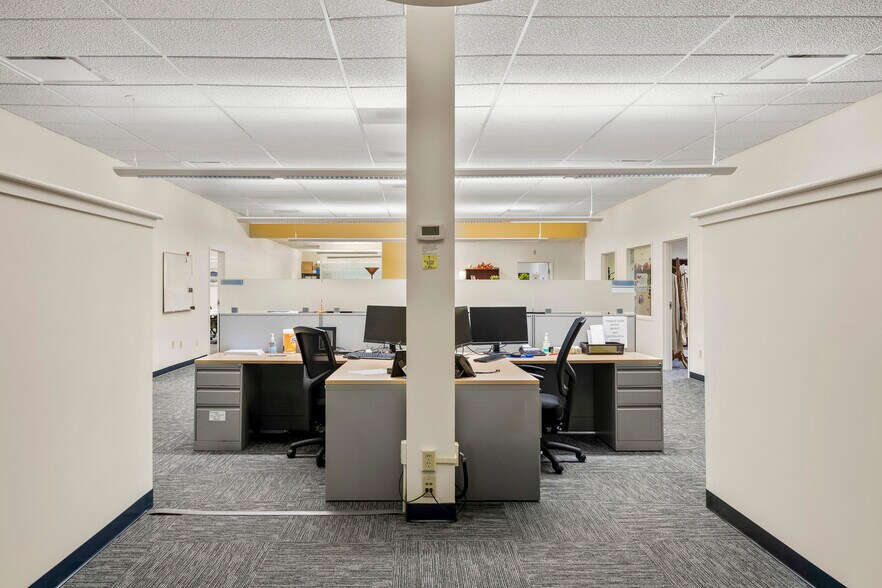 More Photos Of 25 Delaware Ave, Delmar Office For Sale