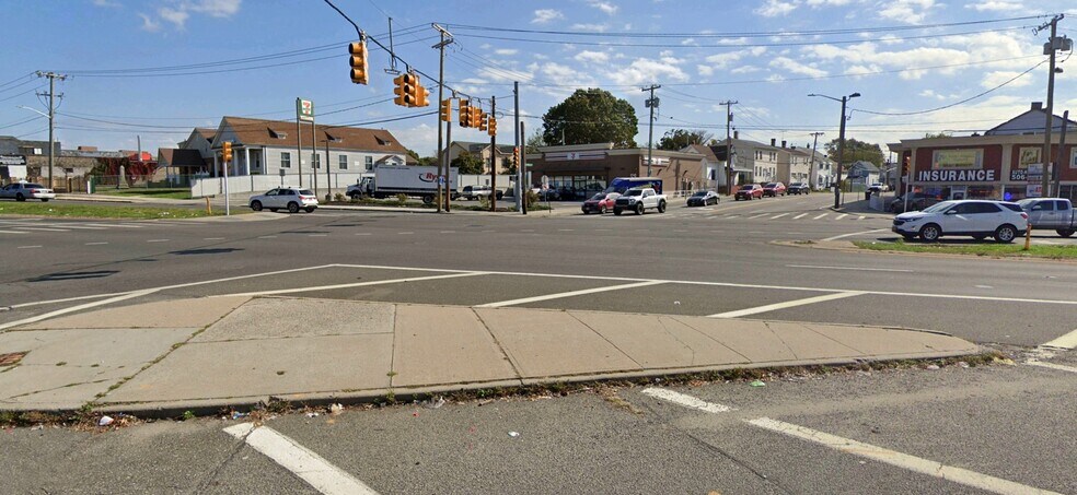 More Photos Of 66 S Franklin St, Hempstead Freestanding For Lease