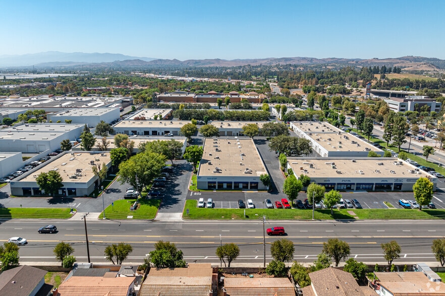 More Photos Of 13781 Roswell Ave, Chino Light Manufacturing For Lease