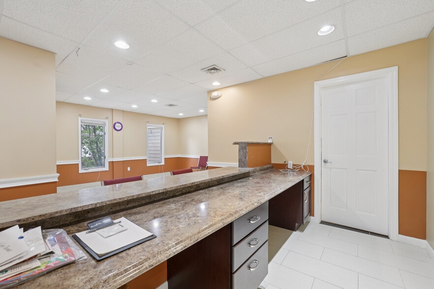 More Photos Of 362-364 Parsippany Rd, Parsippany Office For Sale