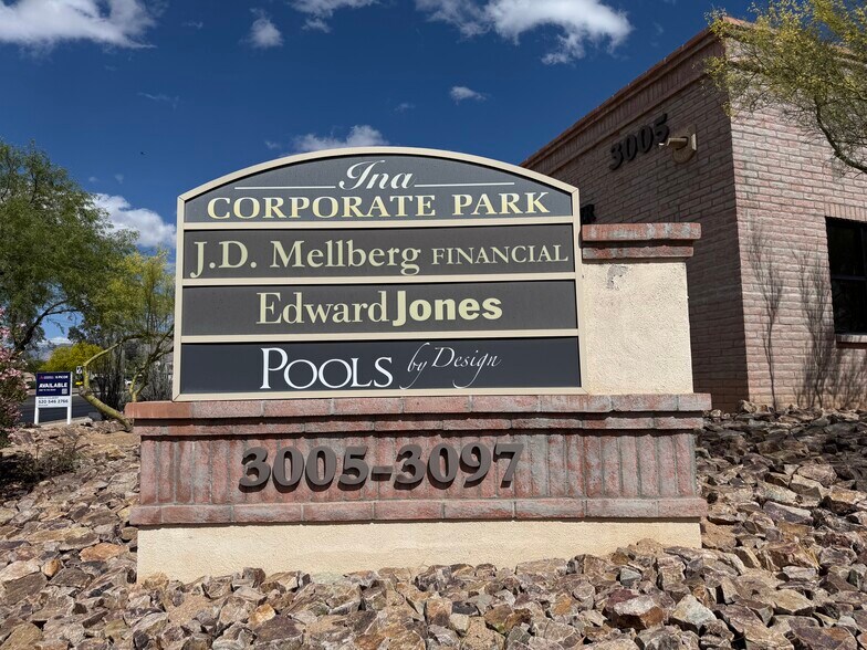 More Photos Of 3017 W Ina Rd, Tucson Office For Lease