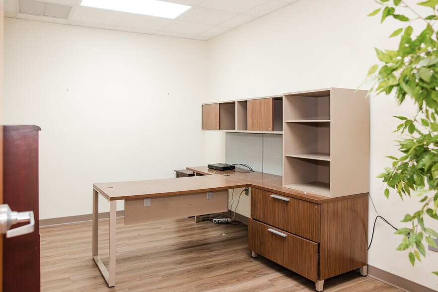 More Photos Of 101B Villa Dr, Daphne Medical For Lease