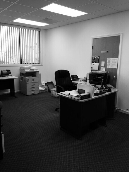 More Photos Of 13748 Center St, Carmel Valley Office Residential For Lease