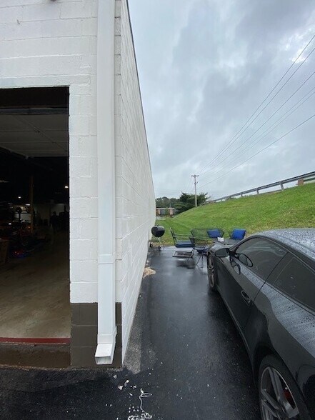 More Photos Of 1155 N Warson Rd, Creve Coeur Light Manufacturing For Lease