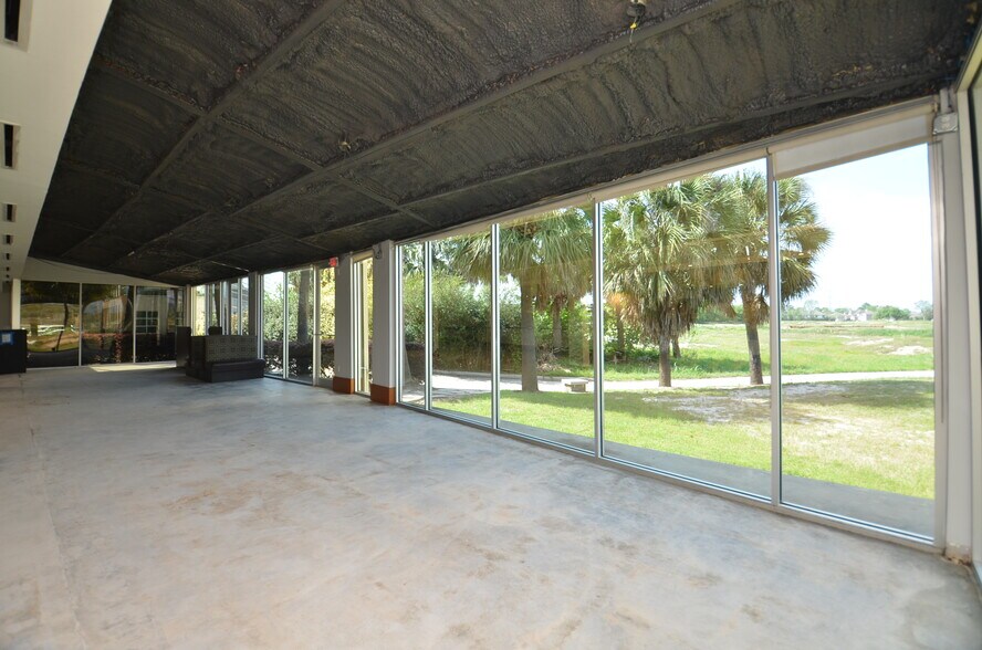 More Photos Of 7900 N Sam Houston Pky W, Houston Office For Lease