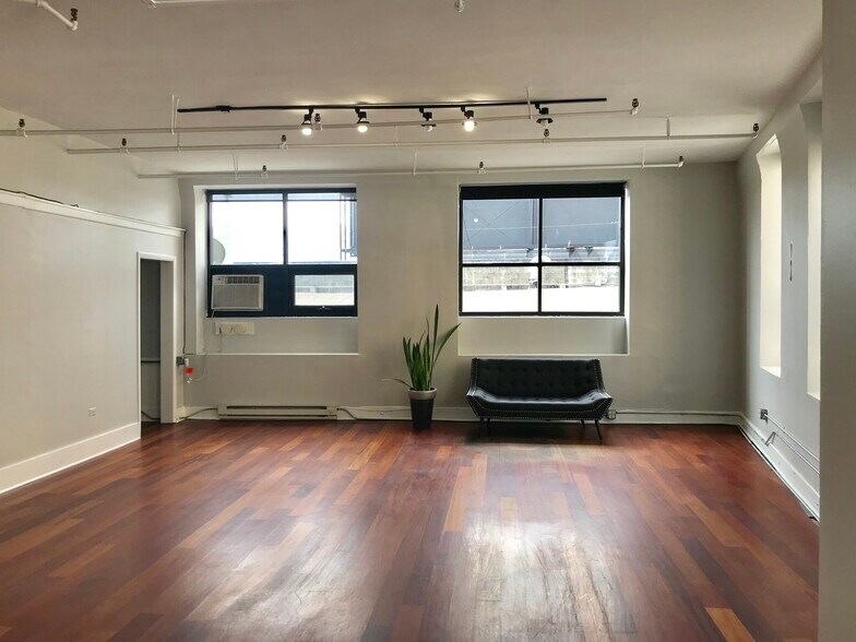 More Photos Of 1529 W Armitage Ave, Chicago Loft Creative Space For Sale