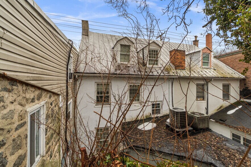 More Photos Of 8298 Main St, Ellicott City Office For Sale