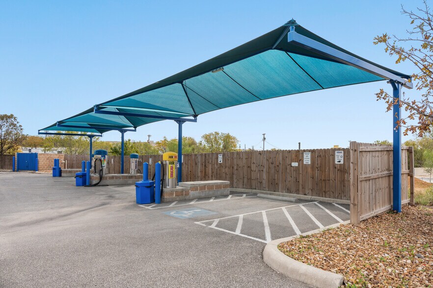More Photos Of 7535 Bandera Rd, San Antonio Carwash For Sale