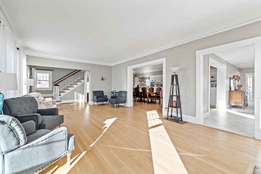 More Photos Of 2049 S Brentwood Blvd, Springfield Office For Sale