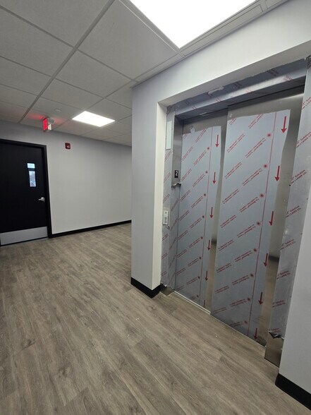 More Photos Of 374 Green St, Woodbridge Coworking Space
