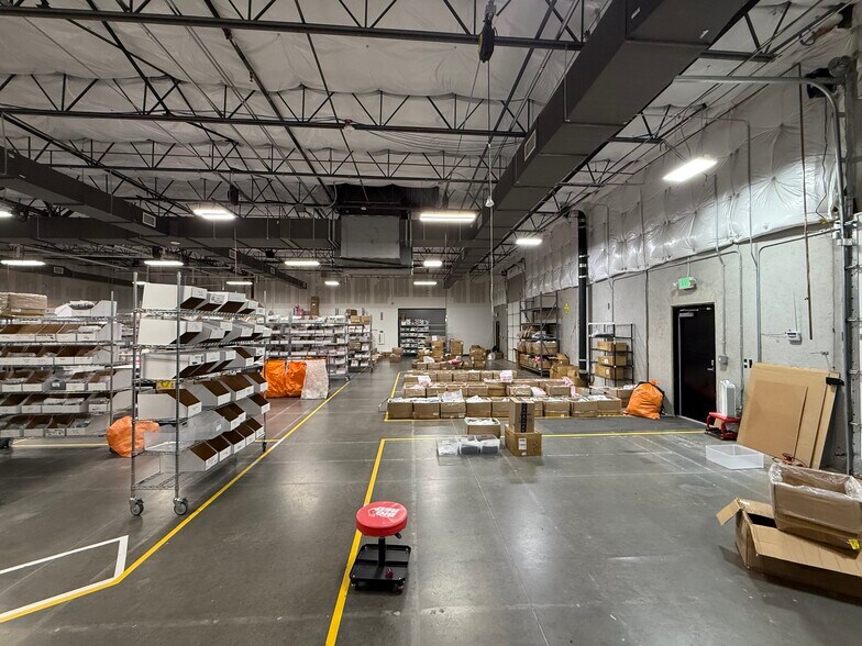 More Photos Of 650 Industry Way, Prosper Showroom For Lease