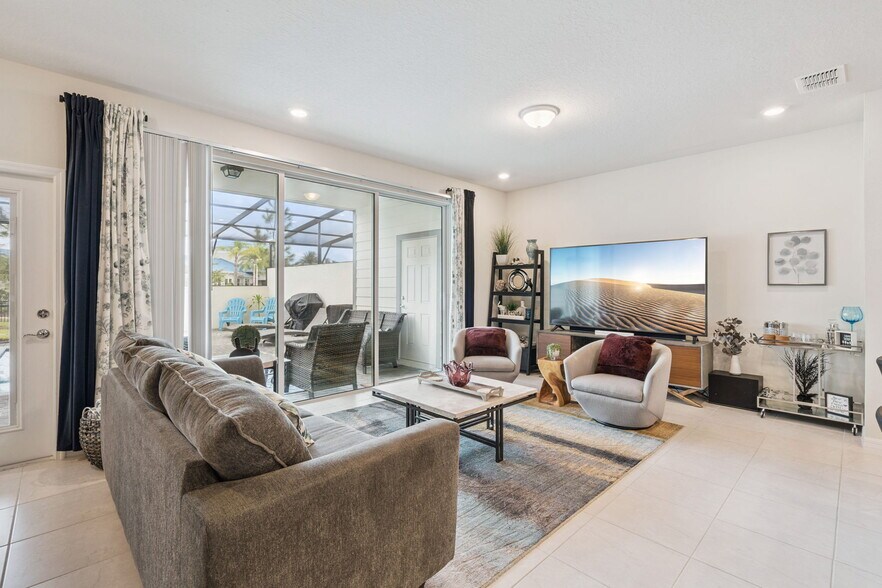 More Photos Of 921 Paradise Dr, Davenport Apartments For Sale