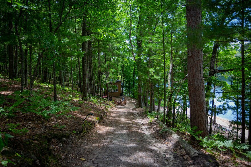 More Photos Of 7103 Lake View Rdg, Lake Ann Hospitality For Sale