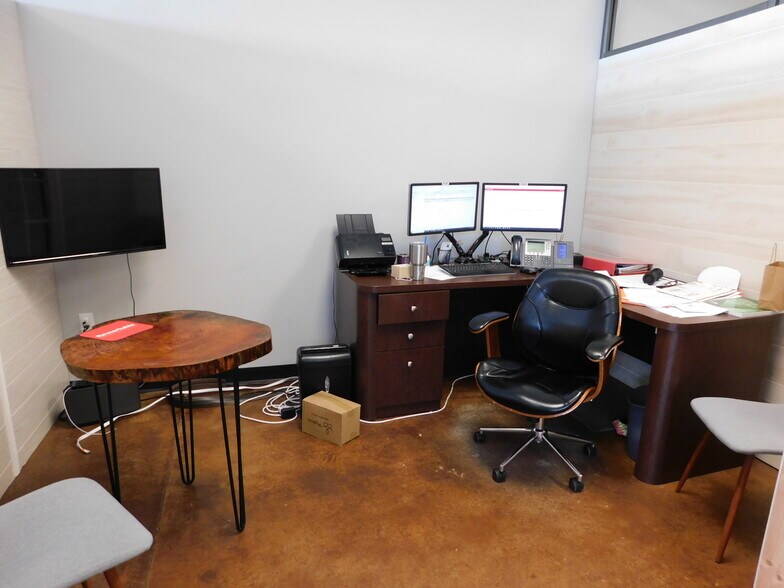 More Photos Of 9360 90th Ave, Sebastian General Retail For Lease