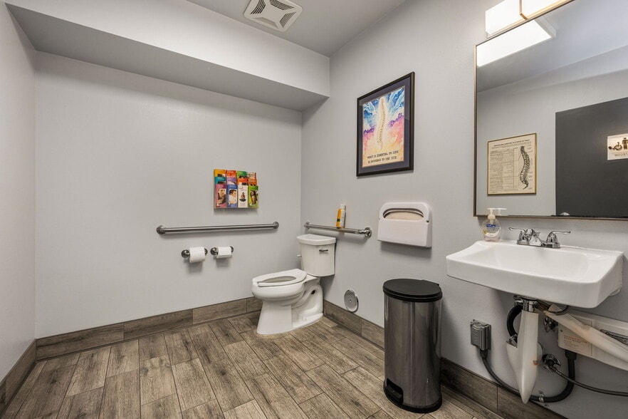 More Photos Of 1761 W Romneya Dr, Anaheim Medical For Lease