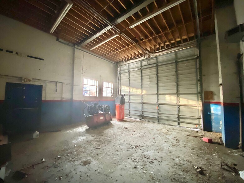 More Photos Of 1822-1836 Deer Park Ave, Deer Park Auto Repair For Sale