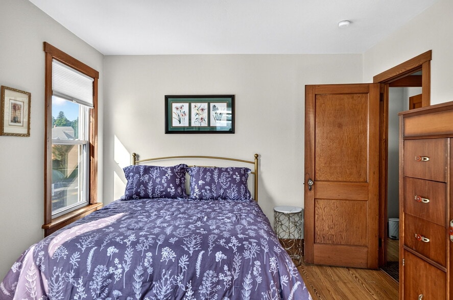 More Photos Of 910 W Market St, Lewisburg Freestanding For Sale