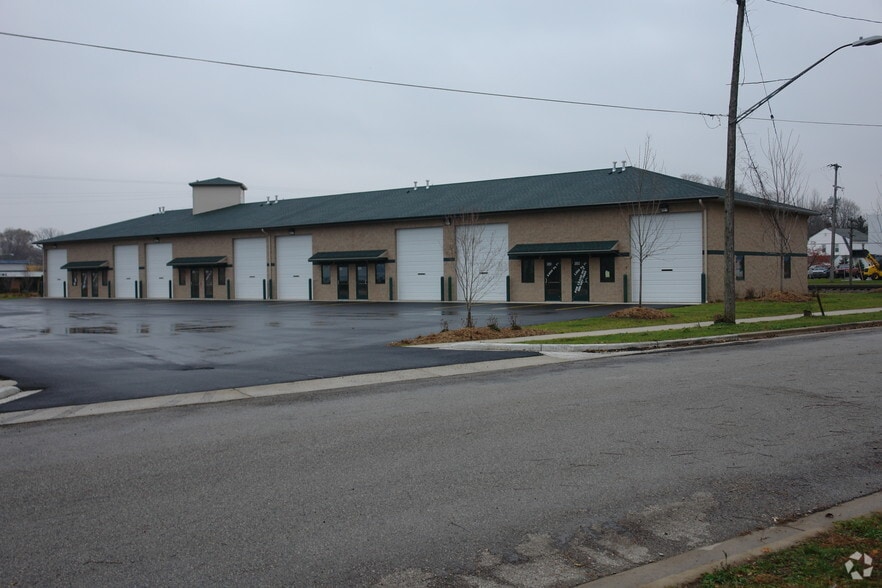 More Photos Of 2879-2893 Sanford Ave SW, Grandville Warehouse For Lease