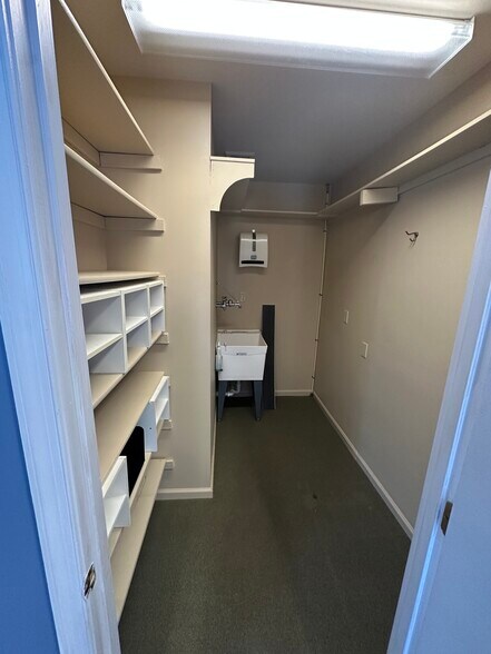 More Photos Of 71 Cedar Ave, Hershey Office For Lease