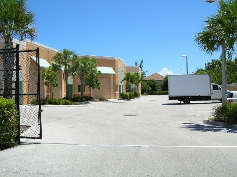 More Photos Of 6186-6288 S Congress Ave, Lantana Restaurant For Lease