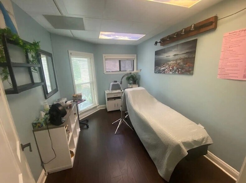 More Photos Of 10621 N Oak Hills Pky, Baton Rouge Medical For Sale