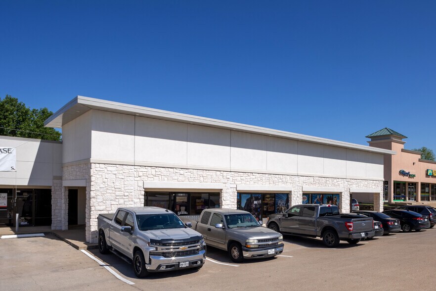 More Photos Of 2817 Alta Mere Dr, Fort Worth General Retail For Lease