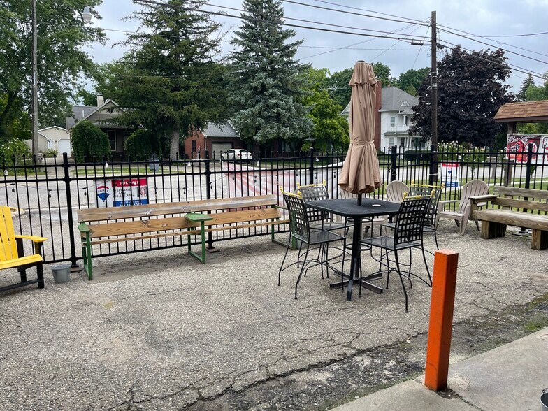 More Photos Of 4397 Main St, Brown City Bar For Sale